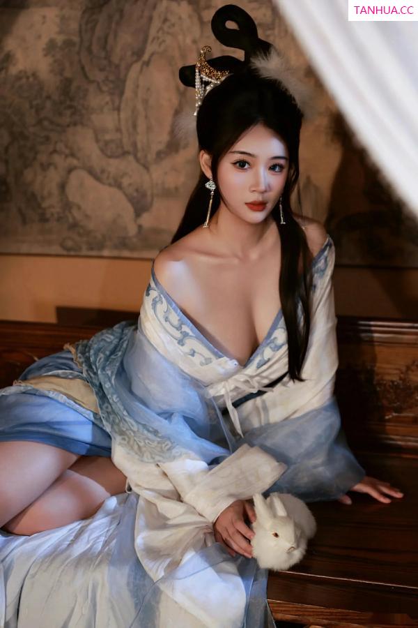   [XiuRen]高清写真图 2025.09.30 No.10835 南乔 中秋主题第12张图片